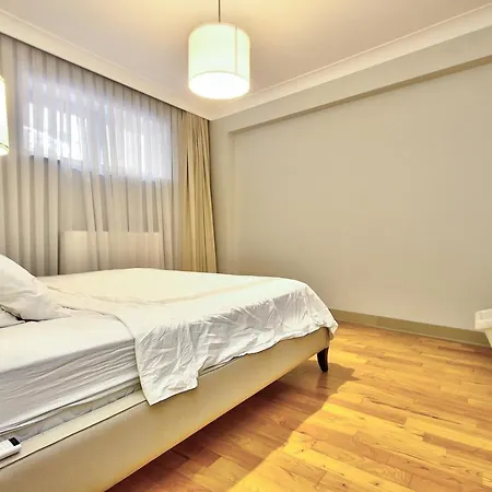 New Build With Modern Amenities And Balcony