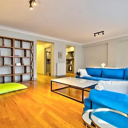 New Build With Modern Amenities And Balcony 公寓 *