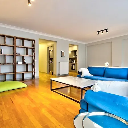 公寓 New Build With Modern Amenities And Balcony 伊斯坦布尔