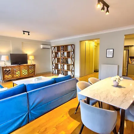 New Build With Modern Amenities And Balcony * 伊斯坦布尔