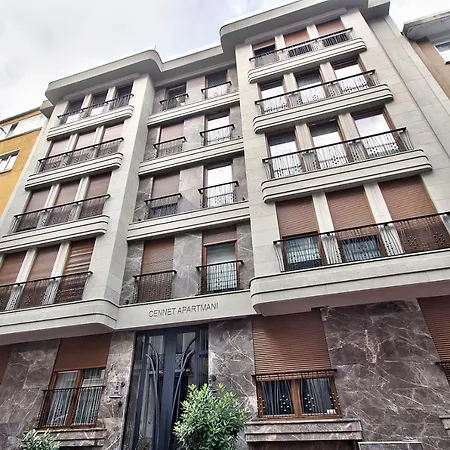 New Build With Modern Amenities And Balcony 公寓