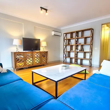 شقة New Build With Modern Amenities And Balcony