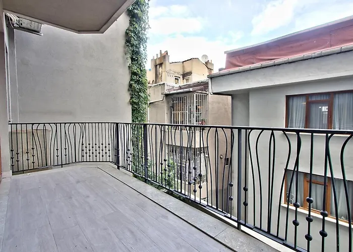 Appartement New Build With Modern Amenities And Balcony