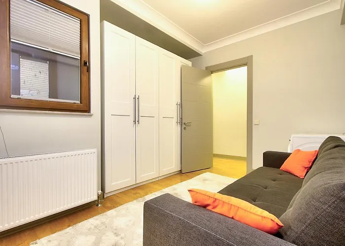 New Build With Modern Amenities And Balcony