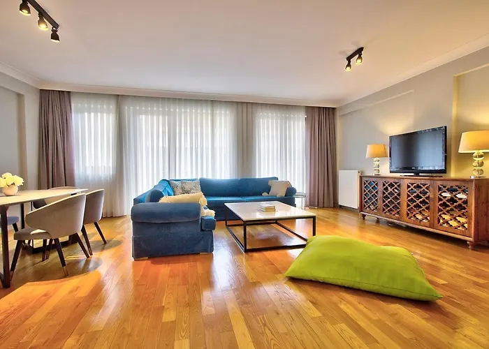 New Build With Modern Amenities And Balcony Apartmán