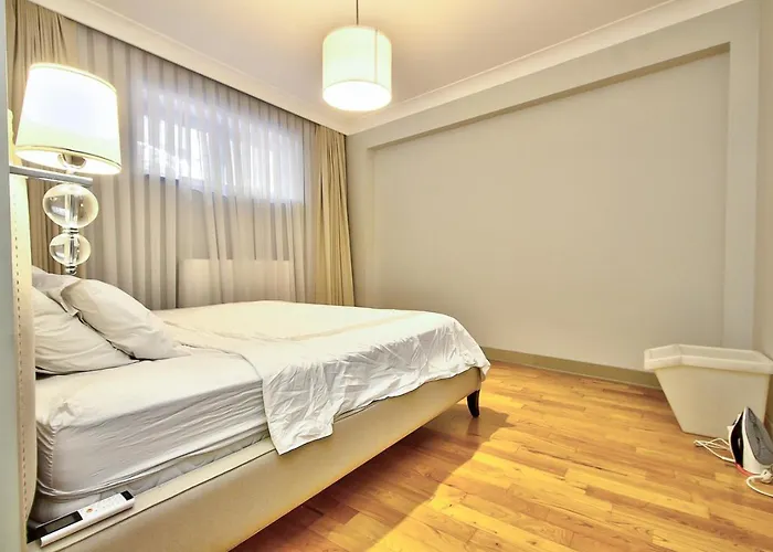 New Build With Modern Amenities And Balcony