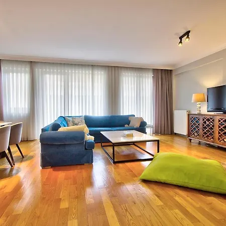 New Build With Modern Amenities And Balcony Appartamento